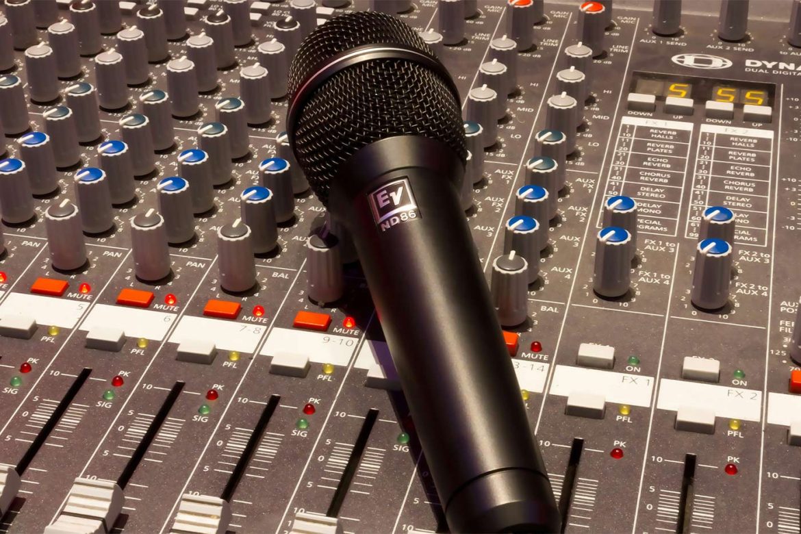 How To Connect A Wireless Microphone To A Sound System How To Connect A Wireless Microphone To A Sound System